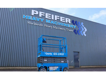 Scissor lift GENIE