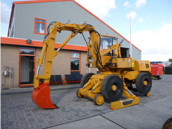 Wheel excavator MECALAC