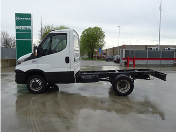 Cab chassis truck IVECO Daily 35C17