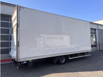 Closed box trailer