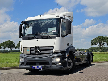 Hook lift truck MERCEDES-BENZ Actros 2543