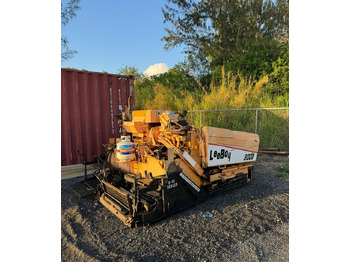 Asphalt paver