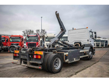 Hook lift truck Mercedes ATEGO 1823 K: picture 3