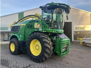 Harvester JOHN DEERE