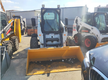 Skid steer loader BOBCAT S300