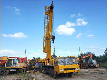 Mobile crane XCMG