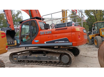 Crawler excavator DOOSAN DX225LC