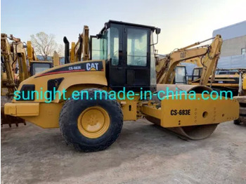 Compactor CATERPILLAR