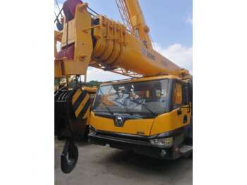 Mobile crane XCMG