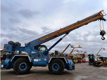 Rough terrain crane TEREX