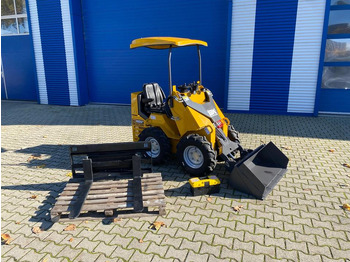 Compact loader