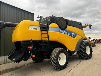 Combine harvester New Holland CX 8060: picture 2