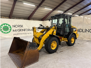 Wheel loader CATERPILLAR 906M