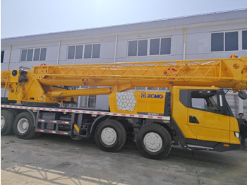 Mobile crane XCMG