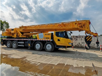 Mobile crane XCMG