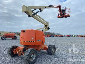 Articulated boom JLG