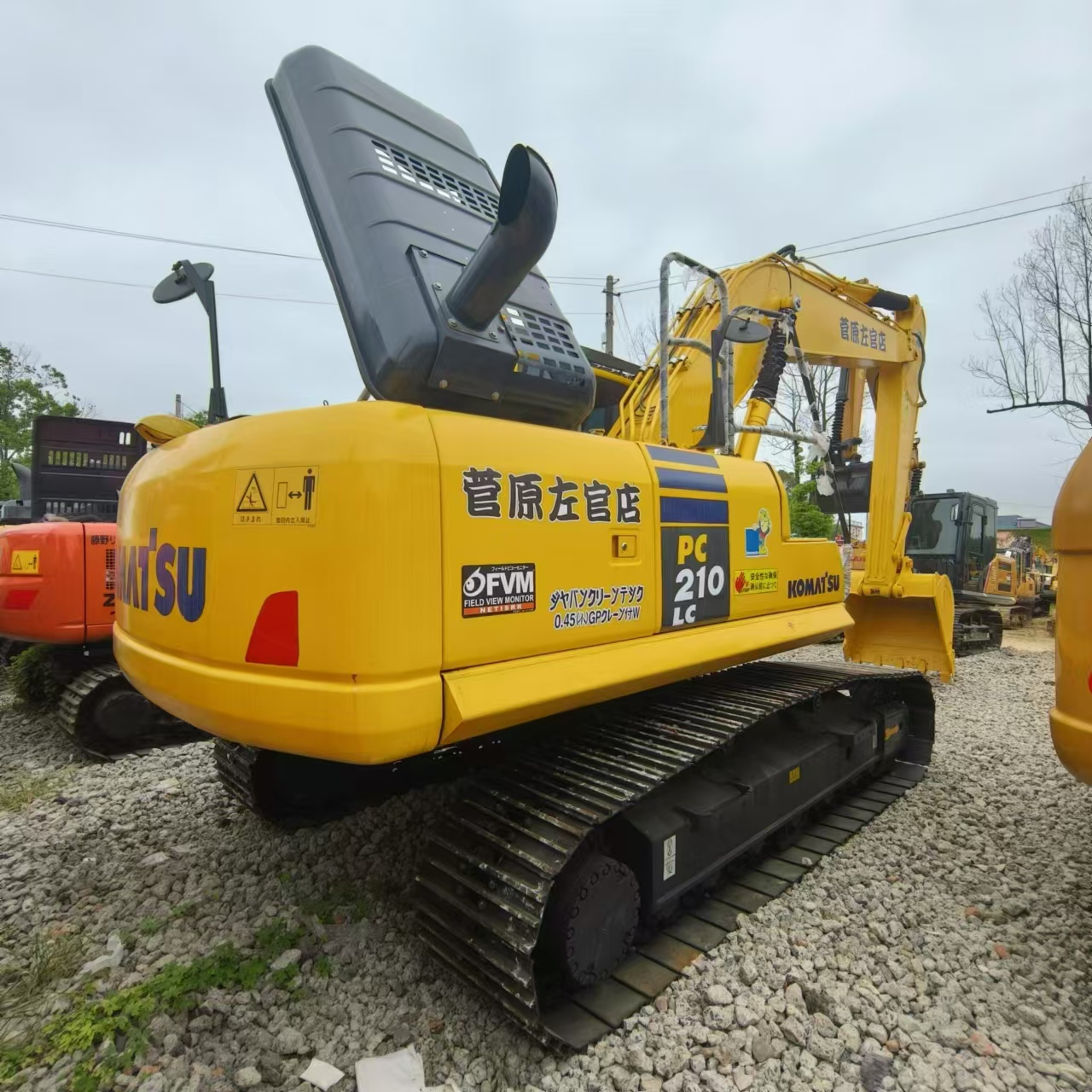 Crawler excavator KOMATSU PC210: picture 3