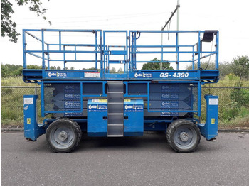 Scissor lift GENIE