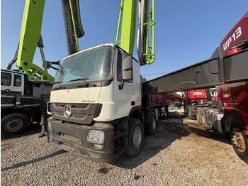 Concrete pump truck MERCEDES-BENZ