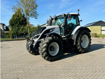 Farm tractor VALTRA T214