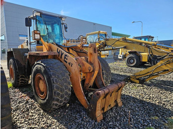 Wheel loader CASE