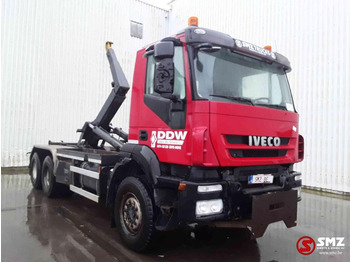 Container transporter/ Swap body truck IVECO Trakker