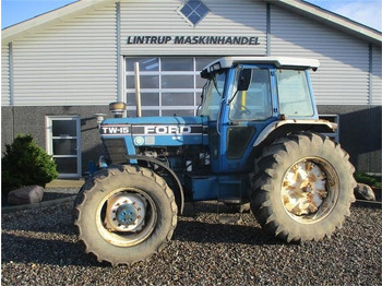 Farm tractor FORD