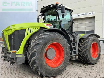 Farm tractor CLAAS Xerion 5000