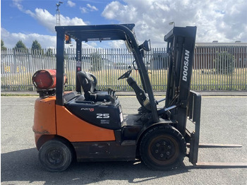 LPG forklift Doosan G25P-5: picture 4