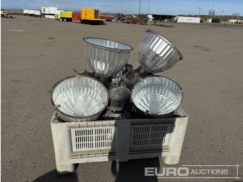 Construction equipment Pallet of Industrial Lights / Palet de Luminarias Industriales: picture 4