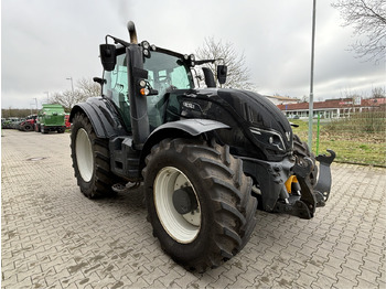 Farm tractor VALTRA T194