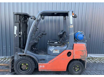 LPG forklift Toyota 8FGF25: picture 3