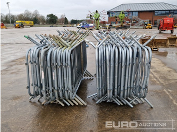 Construction equipment Bundle of Metal Pedestrian Safety Barriers (2 of): picture 2