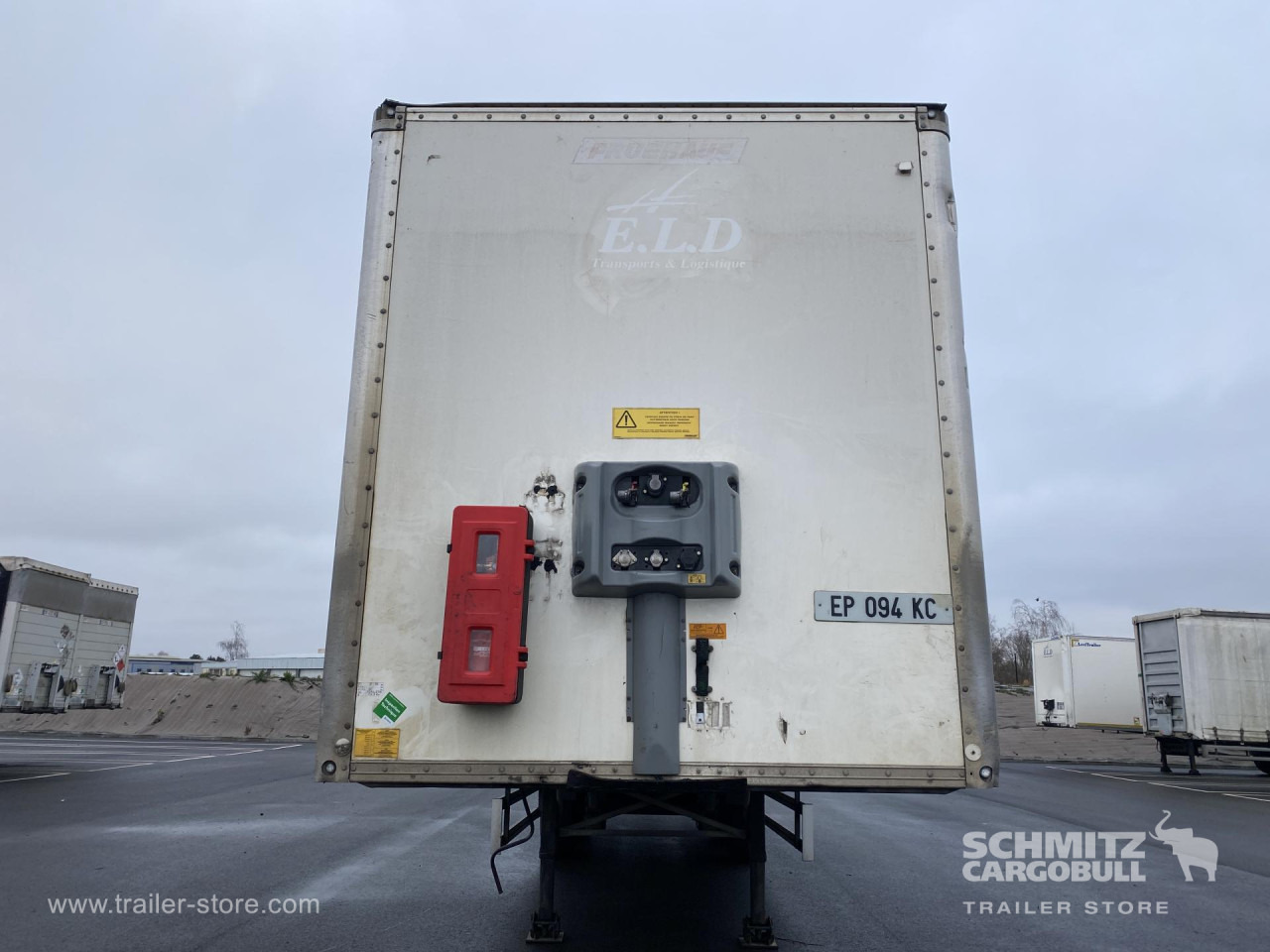 Closed box semi-trailer FRUEHAUF Dryfreight Standard Roller shutter door: picture 7