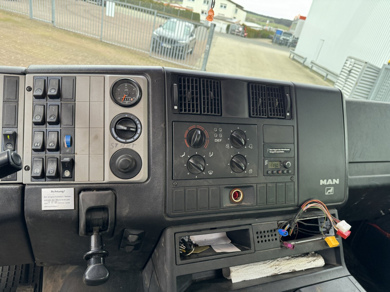 Cab chassis truck, Crane truck MAN 18.255 MAK 4x4 BB 18.255 MAK 4x4 BB, Kran Atlas AK 85.1 A1: picture 5 Cab chassis truck, Crane truck MAN 18.255 MAK 4x4 BB 18.255 MAK 4x4 BB, Kran Atlas AK 85.1 A1: picture 5