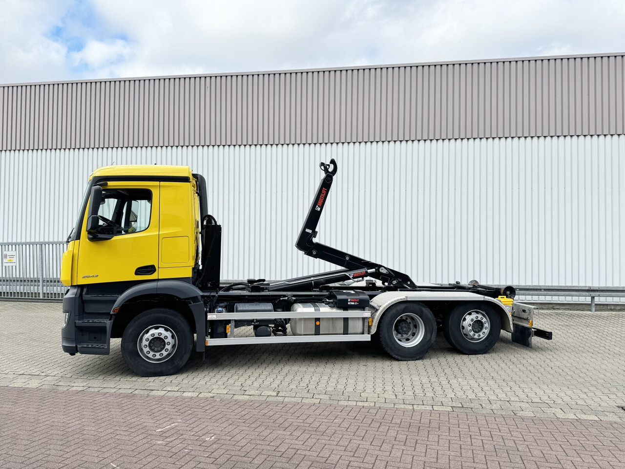 New Hook lift truck Mercedes-Benz Arocs 2642 L 6x2 Arocs 2642 L 6x2/42, Liftachse, Hiab 21S56 bis 6.5m Container: picture 14