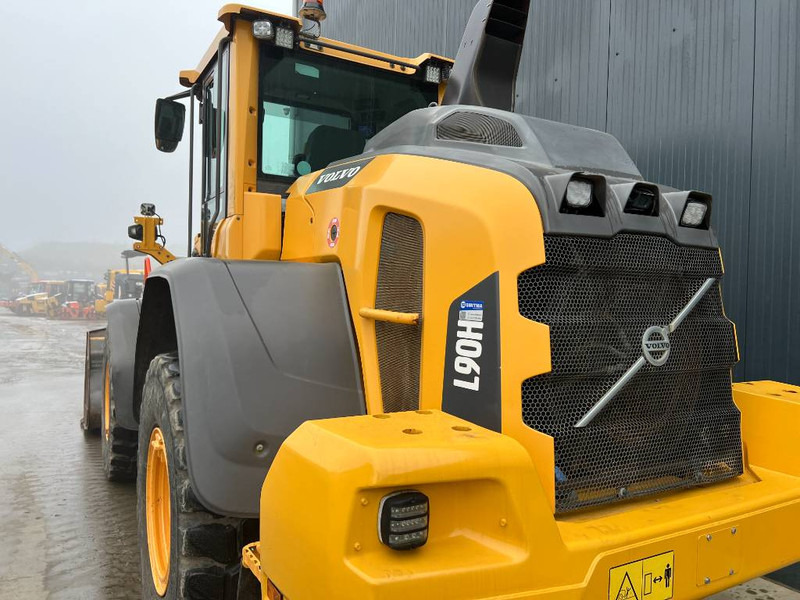 Wheel loader Volvo L90H: picture 6