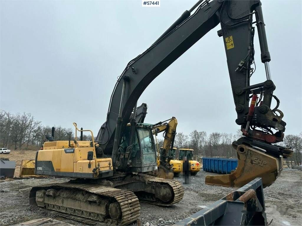 Crawler excavator Volvo EC300DL: picture 15