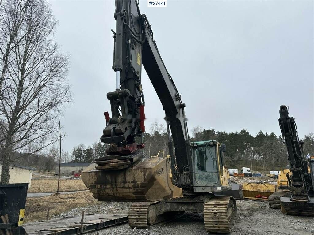 Crawler excavator Volvo EC300DL: picture 14