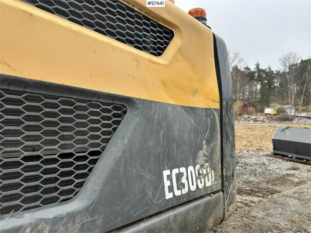 Crawler excavator Volvo EC300DL: picture 44