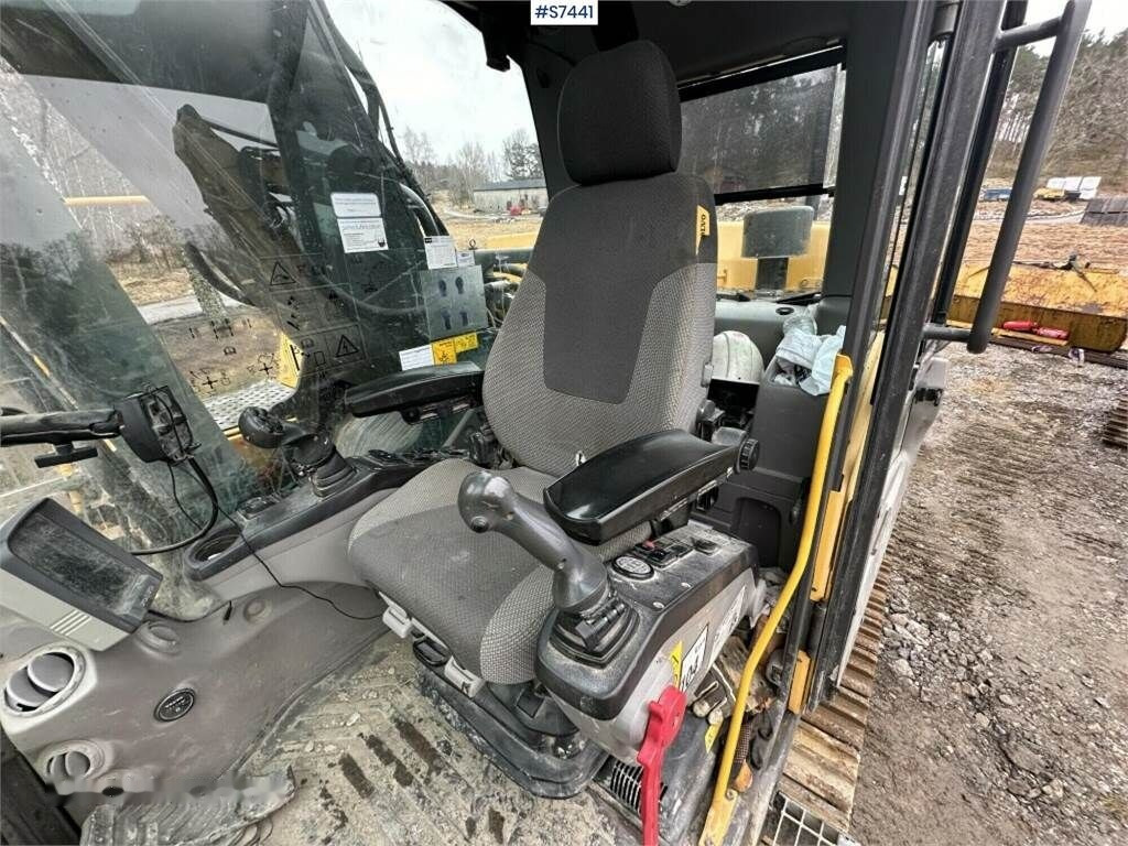 Crawler excavator Volvo EC300DL: picture 7