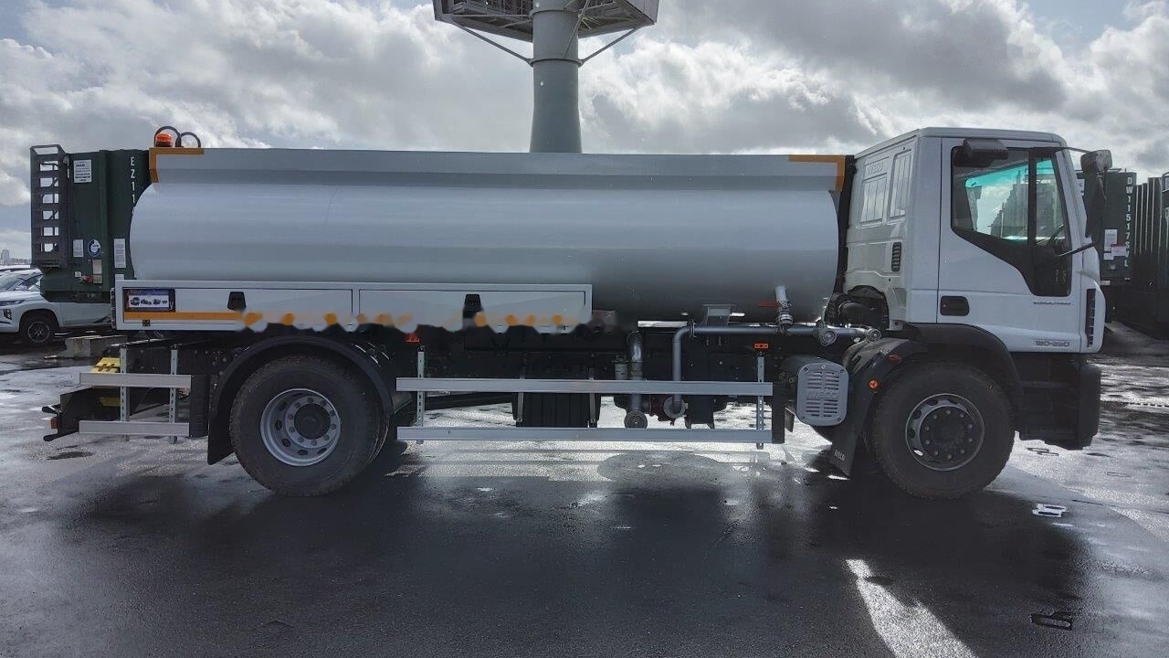 New Tank truck IVECO Eurocargo ML180E28 water tank: picture 6