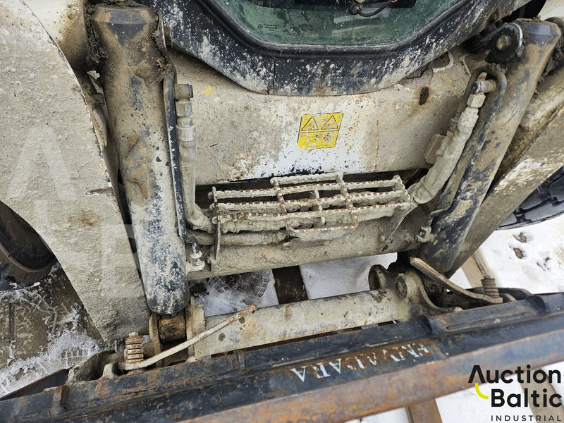 Skid steer loader Bobcat S 650: picture 16