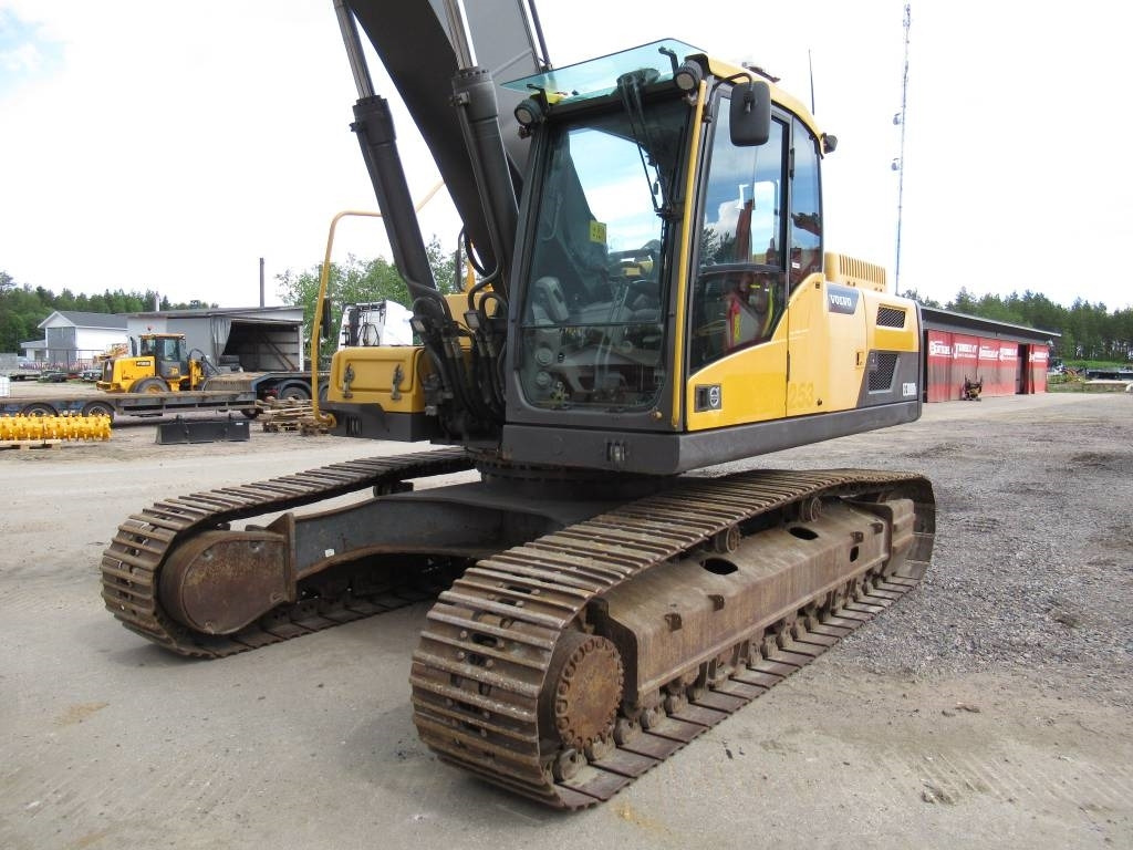 Crawler excavator Volvo EC300DL PYÖRITTÄJÄLLÄ: picture 13