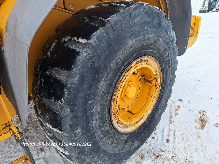 Wheel loader Volvo L120E: picture 14