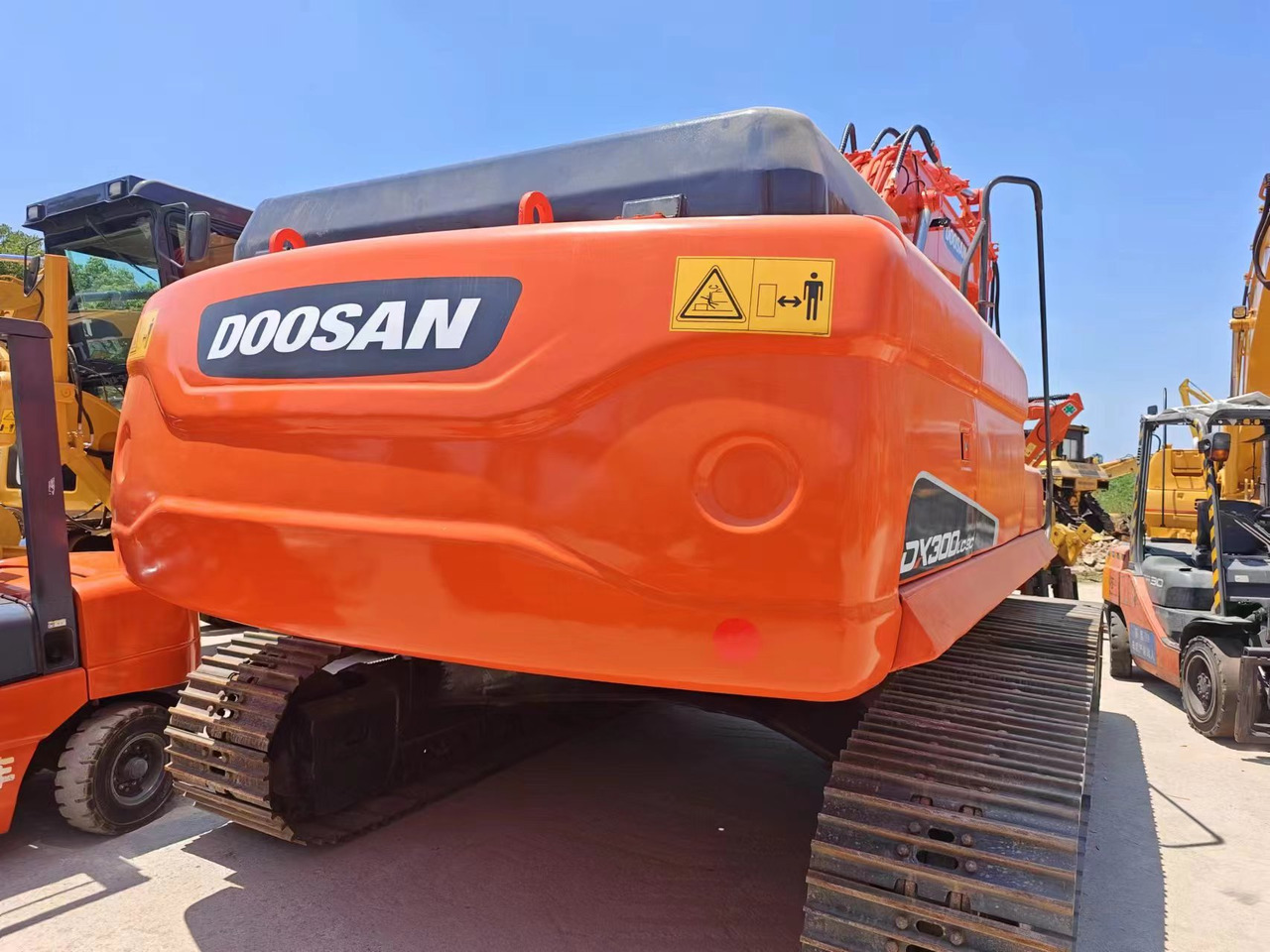 New Crawler excavator DOOSAN DX300LC-9C: picture 9