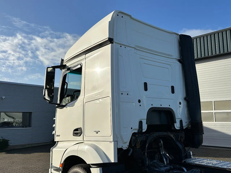 Cab chassis truck Mercedes-Benz Actros 2651 6x4 Big Axle Chassis Retarder Full Air Euro 6: picture 12