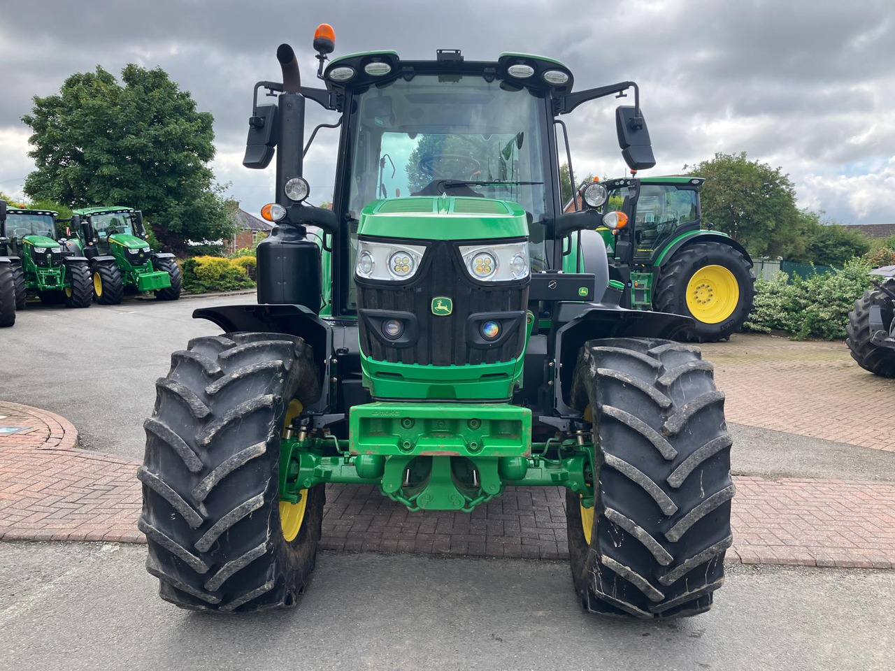 New Farm tractor John Deere 6140M: picture 17