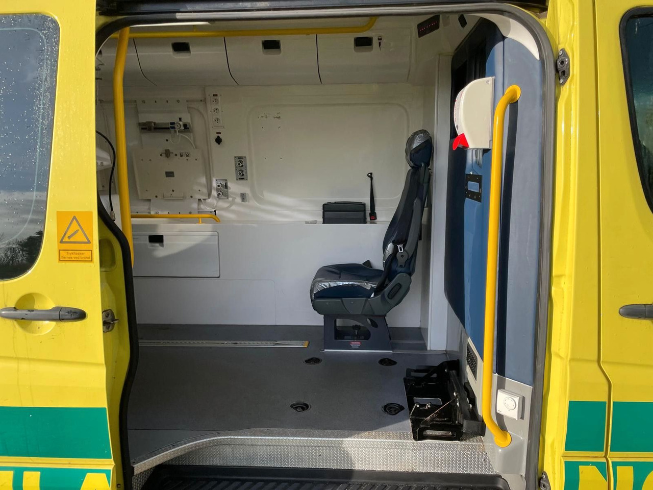 Ambulance Mercedes-Benz Sprinter II Kasten 316 CDI Aut *Ambulance*: picture 16