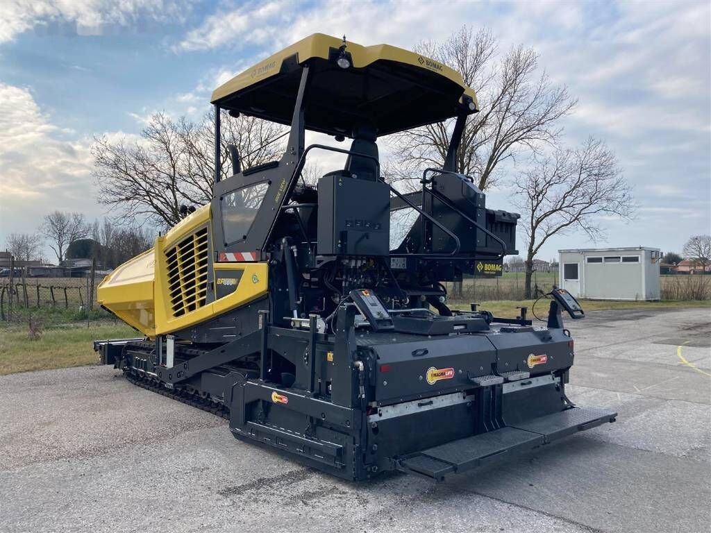 Asphalt paver BOMAG BF 800 C-2 S600: picture 7